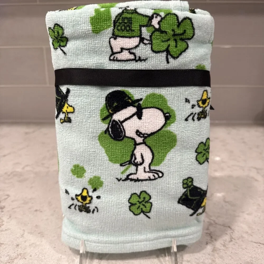 Set of 2 Peanuts Snoopy “Joe Cool” St Patrick’s Day bathroom Hand Towels NEW